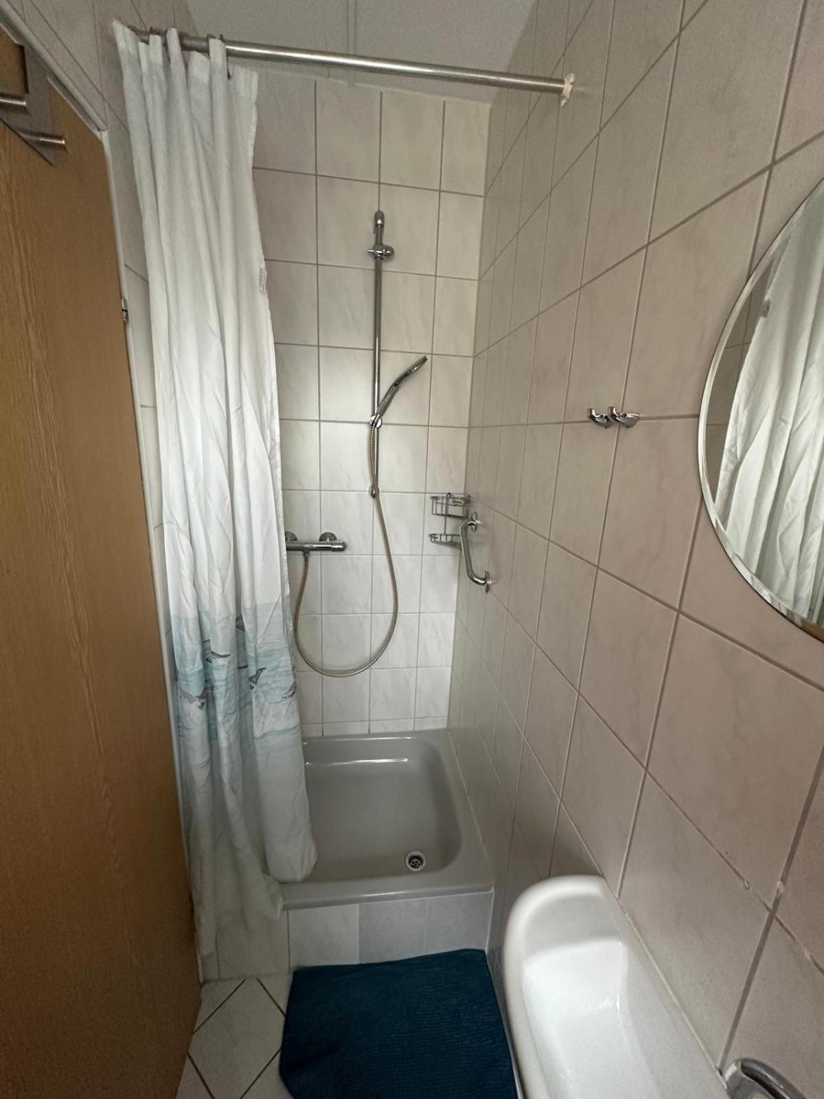 City Center - 4 Room Apartment With Kitchen And 2 Bathrooms Nürnberg Eksteriør bilde